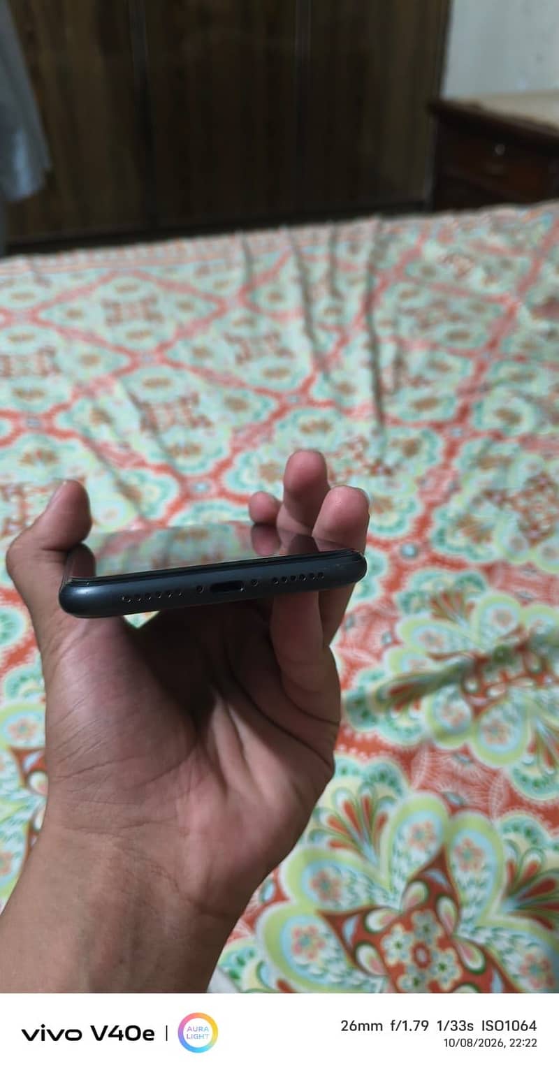 Apple iPhone 11 3
