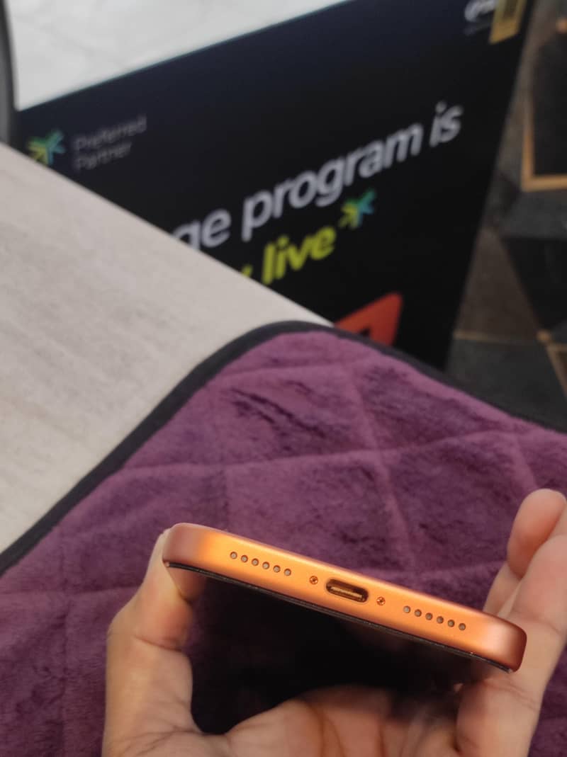 Apple iPhone 17 Pro Max 4