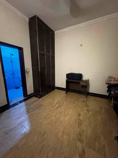 10 Marla 1st floor For Rent