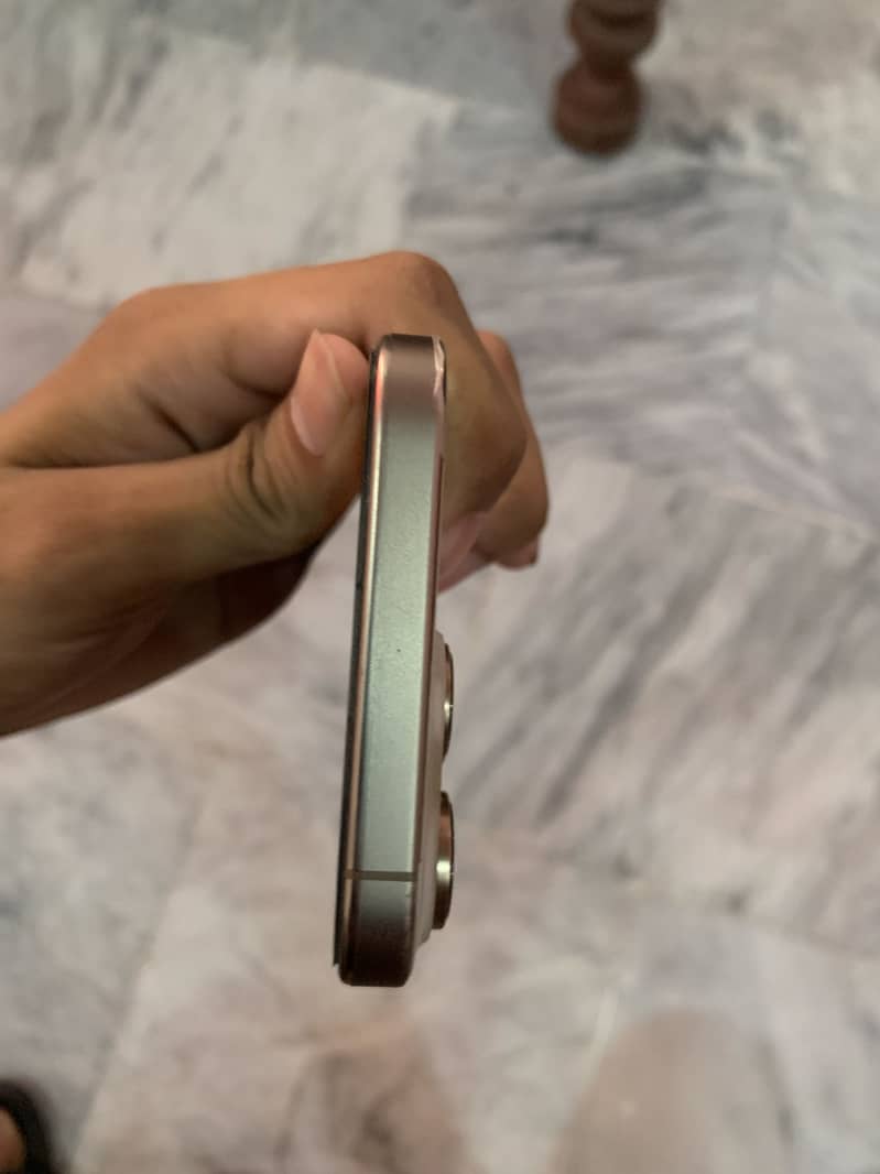 Apple iPhone 16 Pro Max Jv 6
