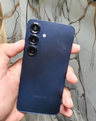 Samsung Mobile S25  Sim Time Available