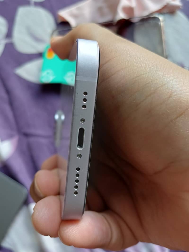 Apple iPhone 14 3