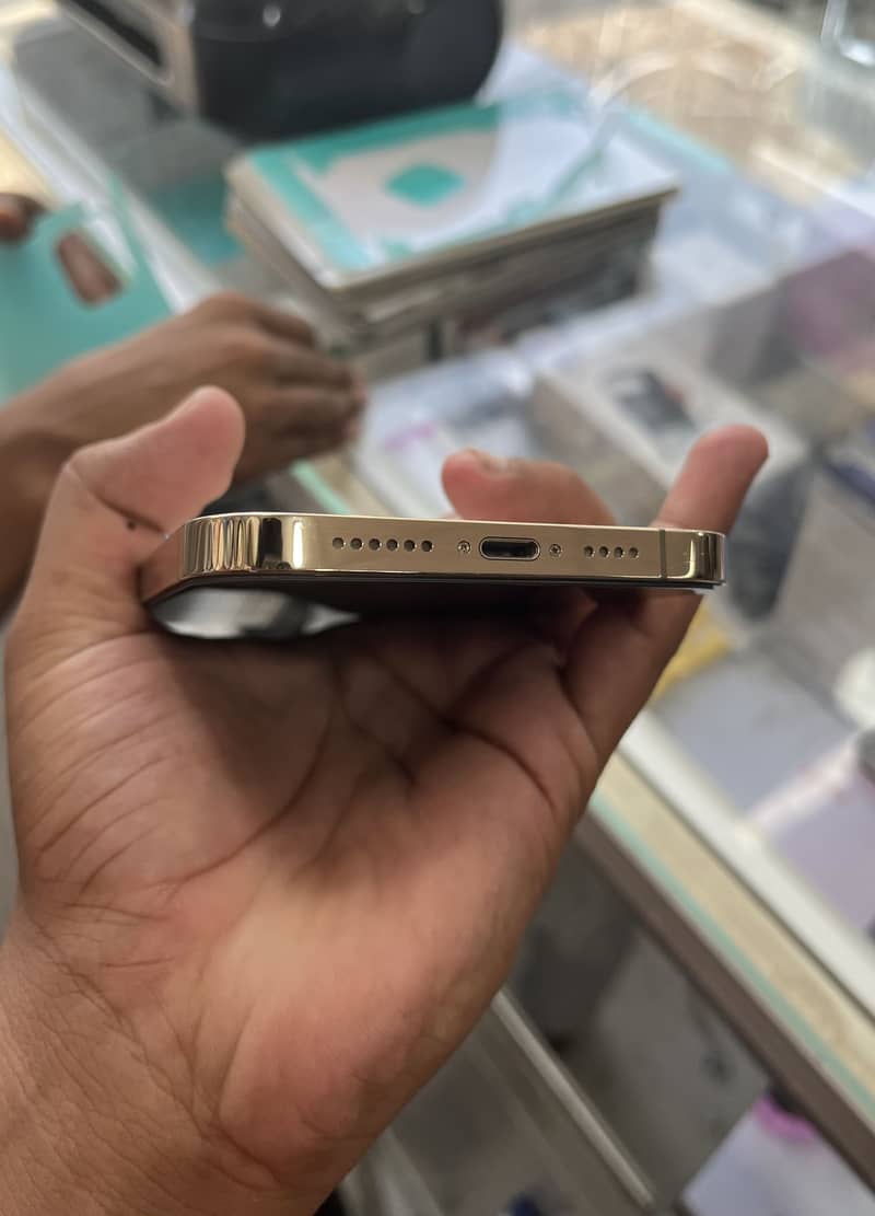 Apple iPhone 12 Pro Max 2