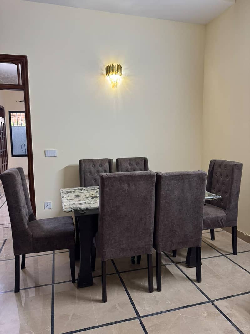 Dining table +6 chairs 3