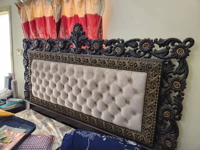 1 Bed 2 side table 1 Dressing 1 sofa Table