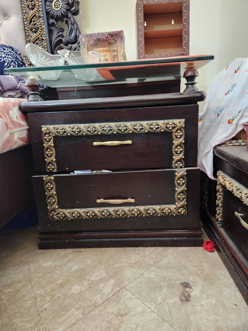 1 Bed 2 side table 1 Dressing 1 sofa Table 1