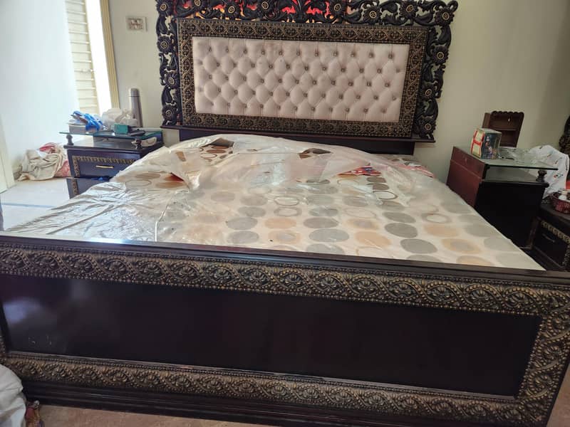 1 Bed 2 side table 1 Dressing 1 sofa Table 2