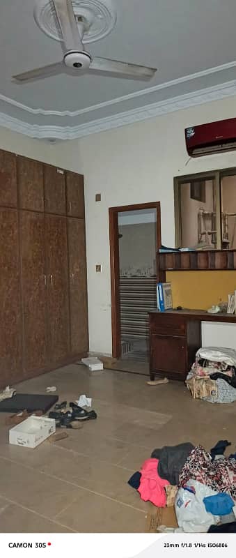 Rent 240 GHz portion 3bed. d. d 2nd floor lasaniya restaurant ki back pe