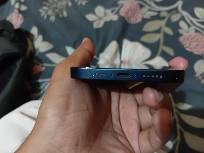 Apple iPhone 12 0