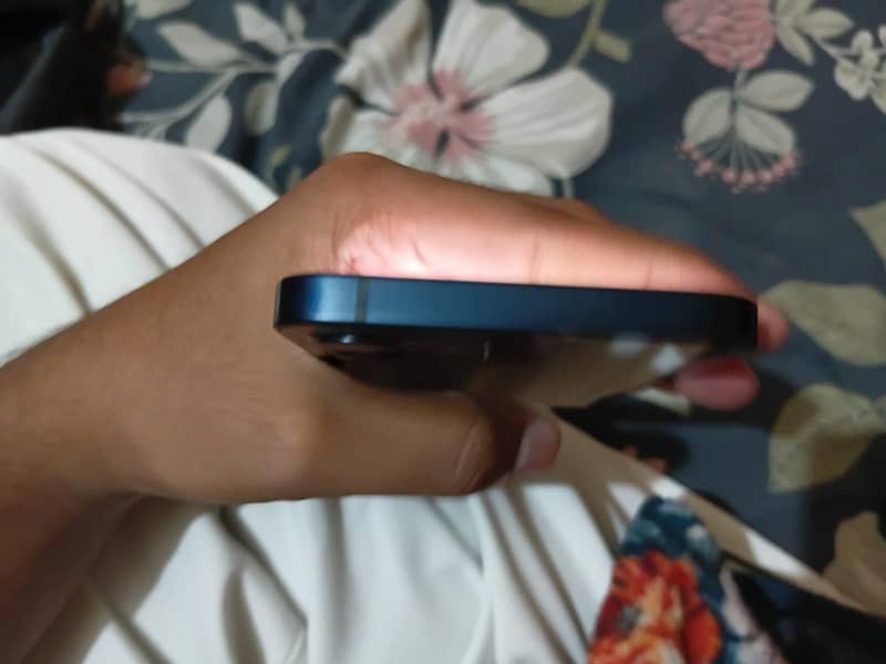 Apple iPhone 12 2