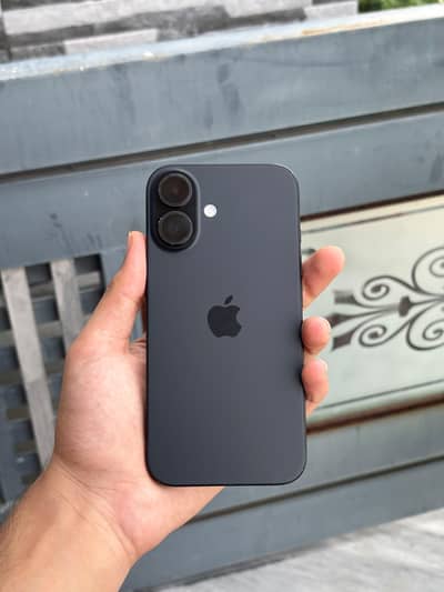 Apple iPhone 16