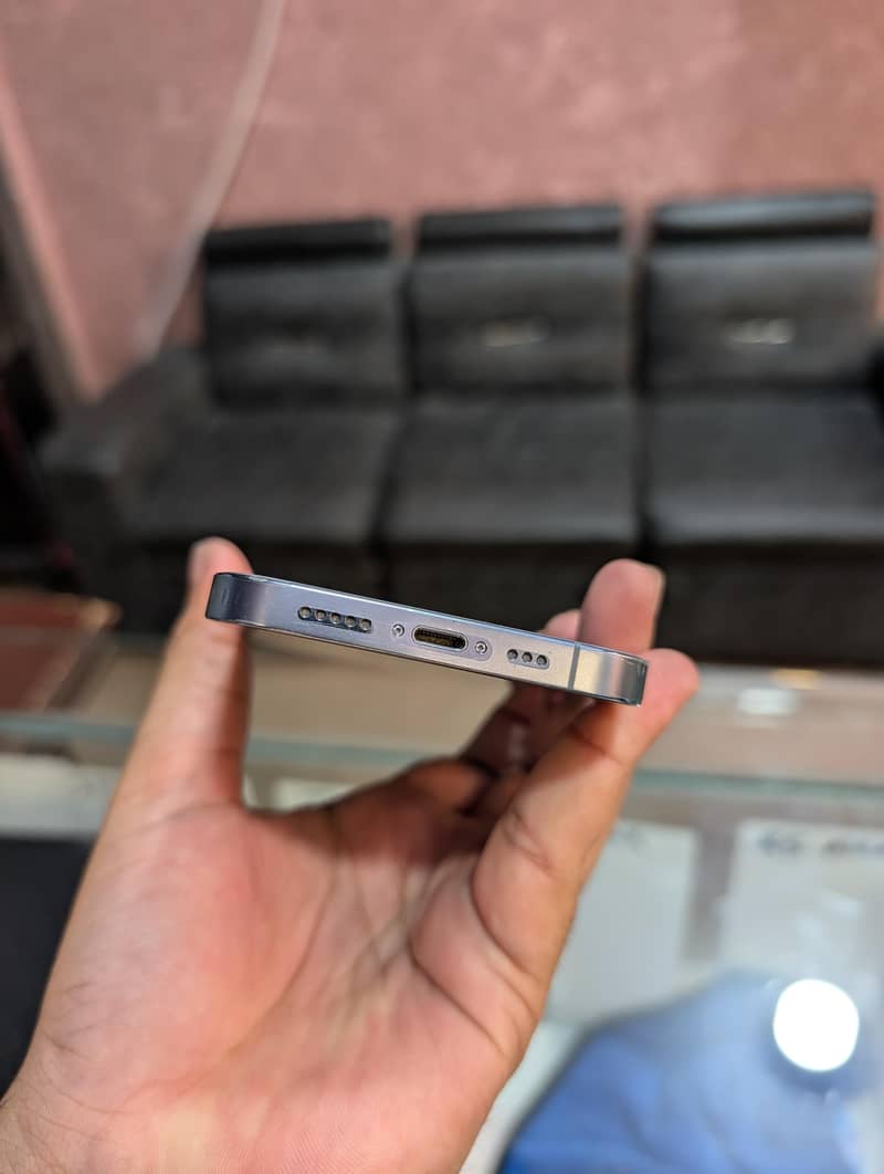 Apple iPhone 13 Pro 2