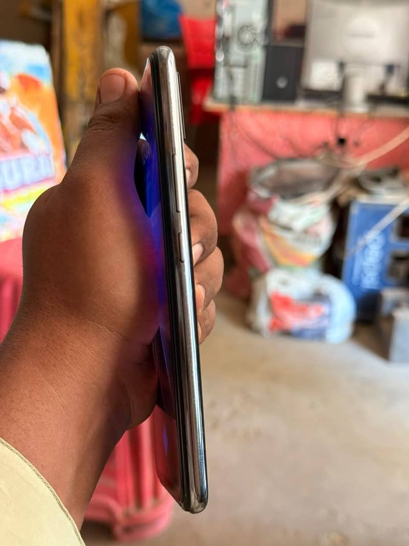 Vivo V21e 4