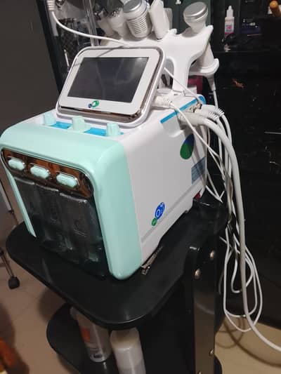 Hydra facial machine