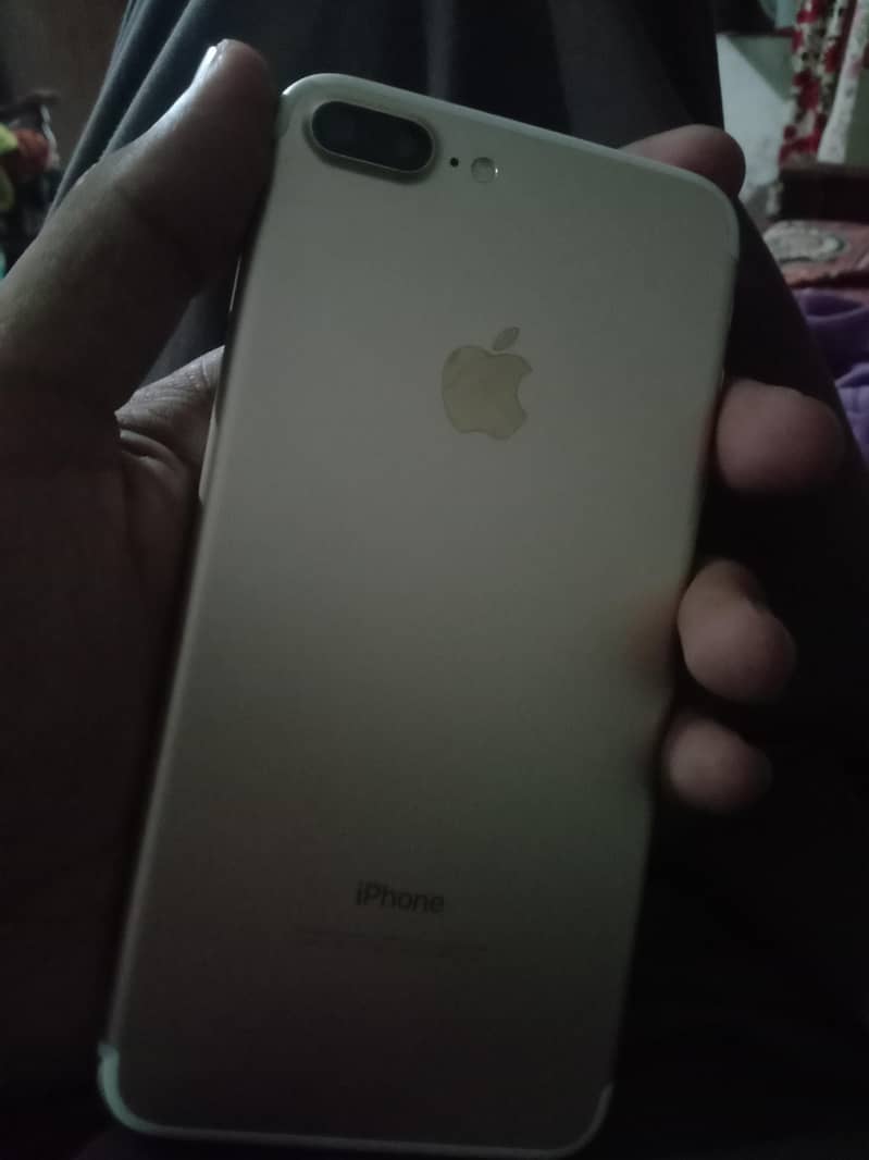 Apple iPhone 7 Plus 0