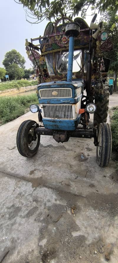 Universal 530 Tractor 2004