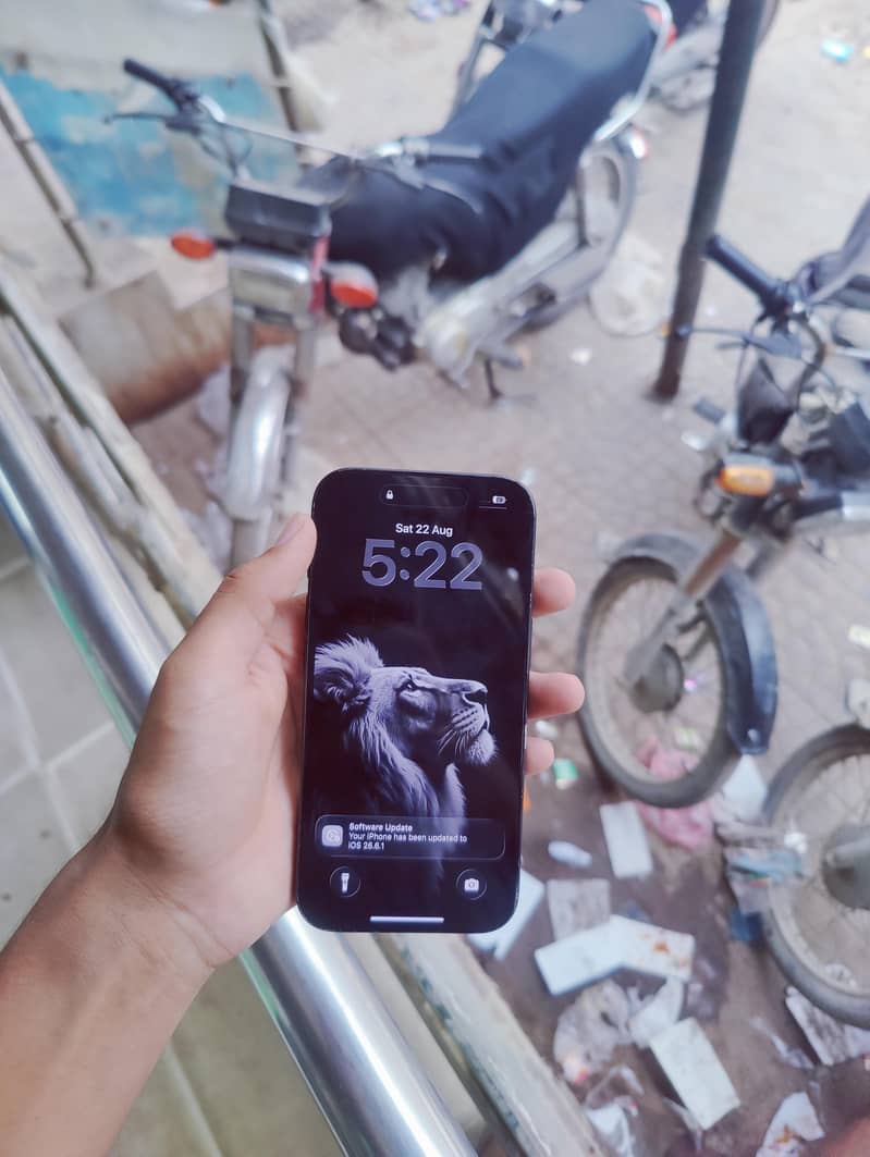 Apple iPhone 15 3