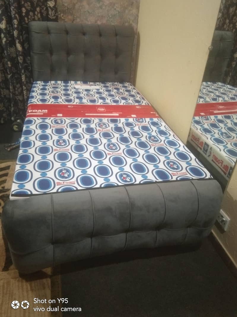 Single beds 0