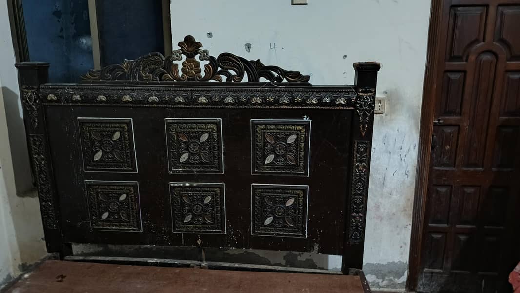 solid wooden king size bed 1