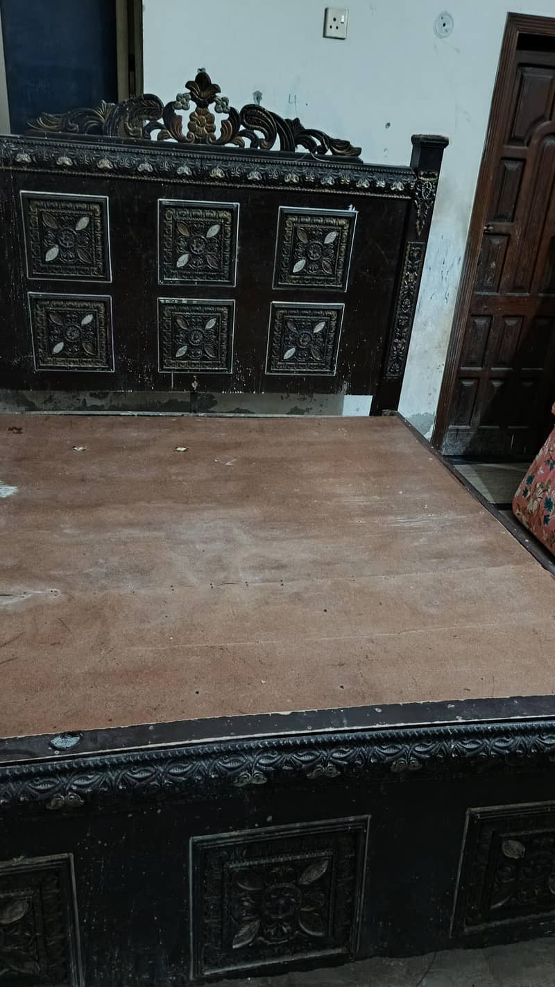 solid wooden king size bed 3