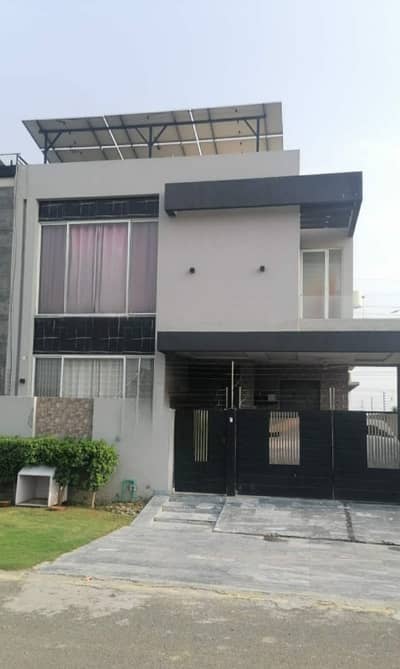 10 Marla Modern Beautiful Like-New House for Sale in DHA Lahore Phase 7