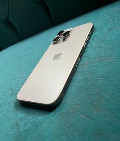 Apple iPhone 15 Pro Max Factory Unlocked