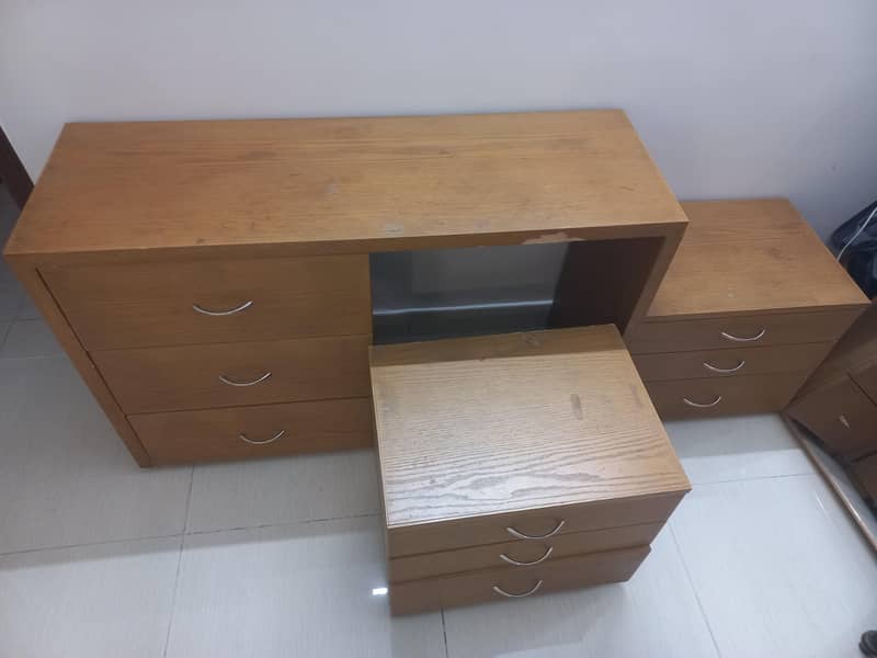 2 Bedside Table with Dressing table set 0