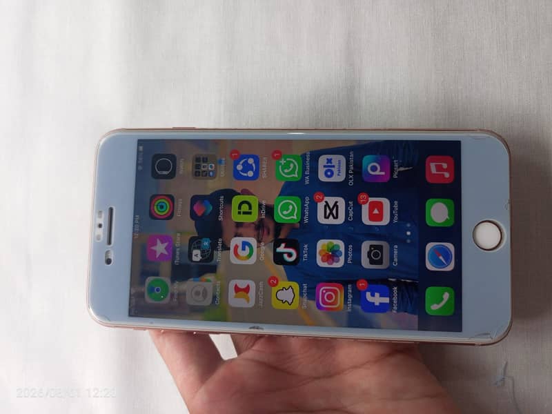 Apple iPhone 8 Plus 3