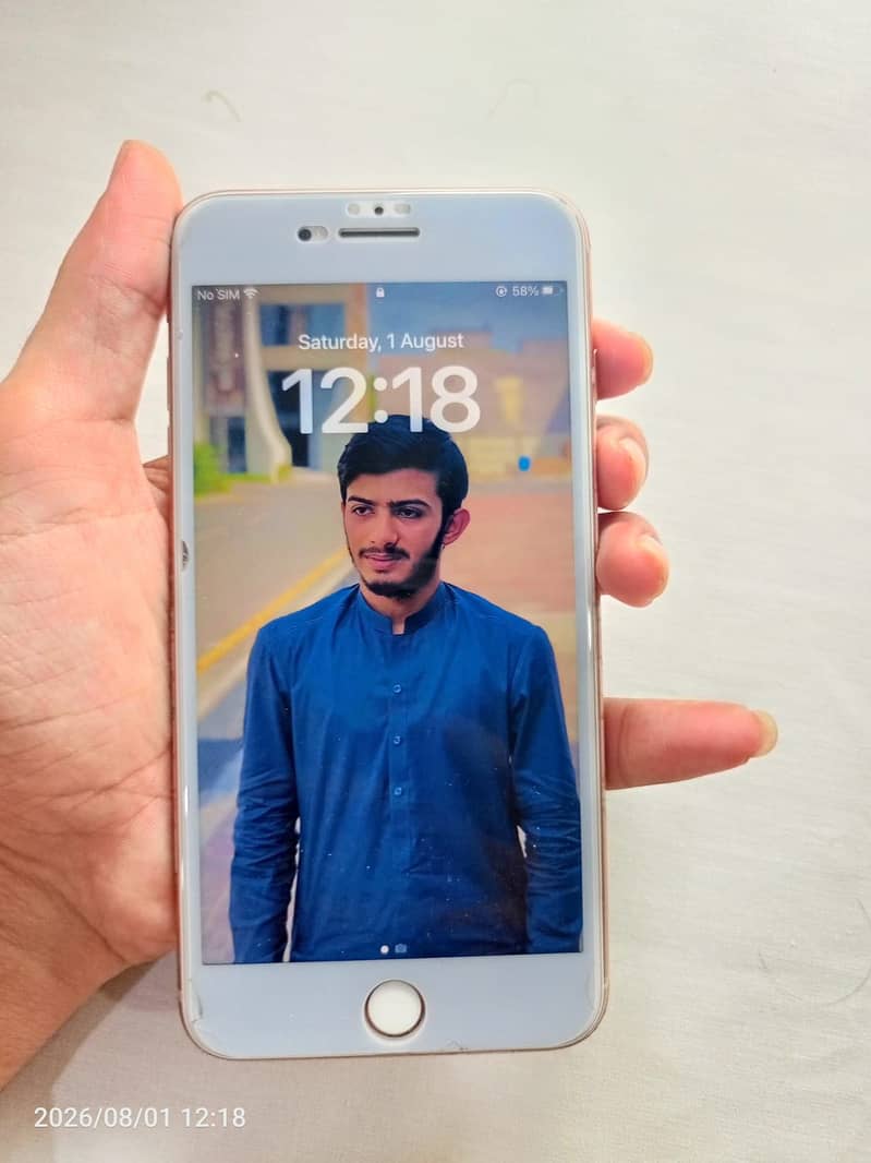 Apple iPhone 8 Plus 4