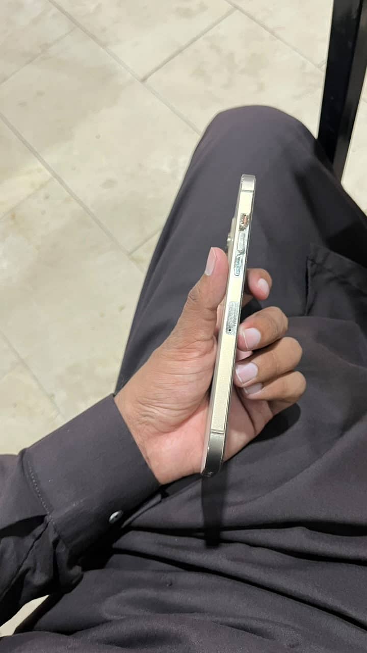 iPhone 12 Pro Max 3