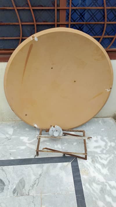 Dish with LNB for sale