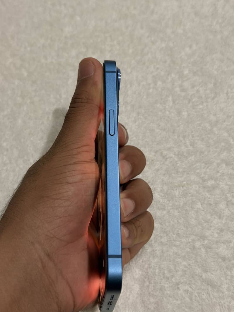 Apple iPhone 13 3
