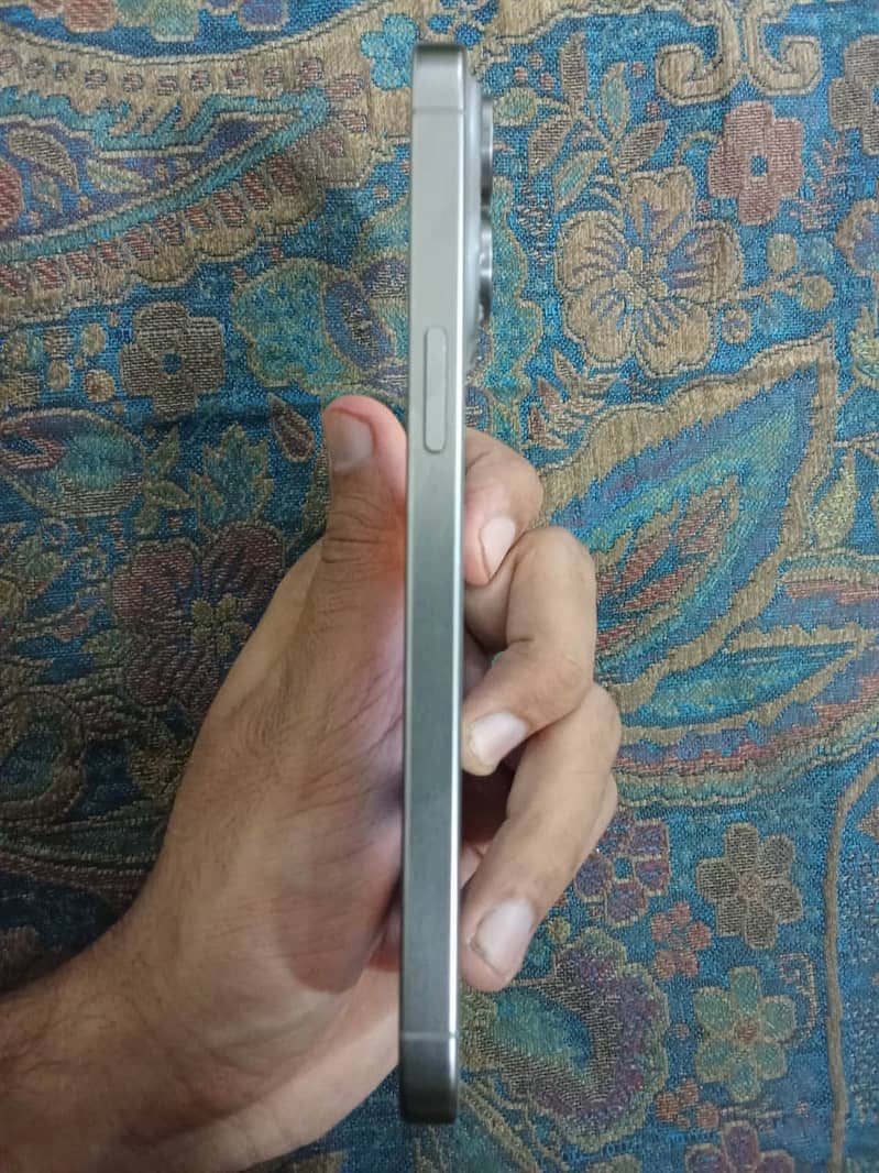 Apple iPhone 15 max 2