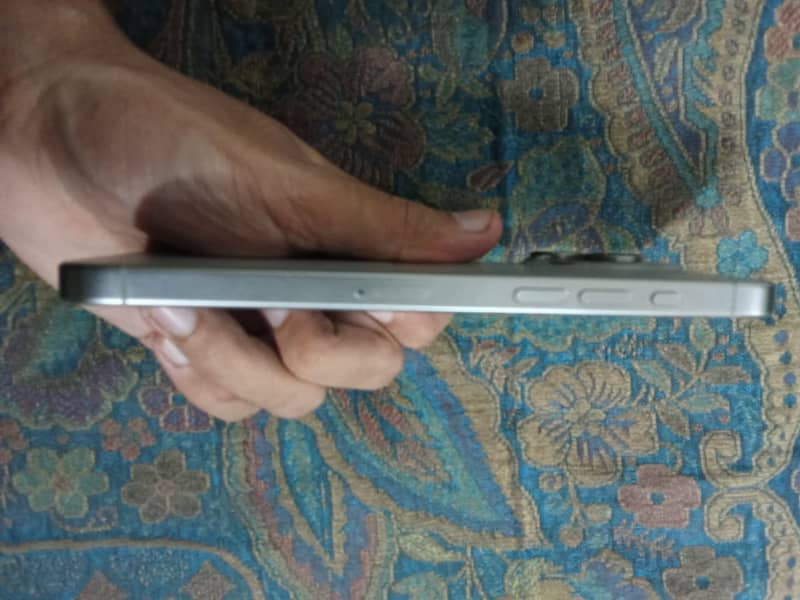 Apple iPhone 15 max 3