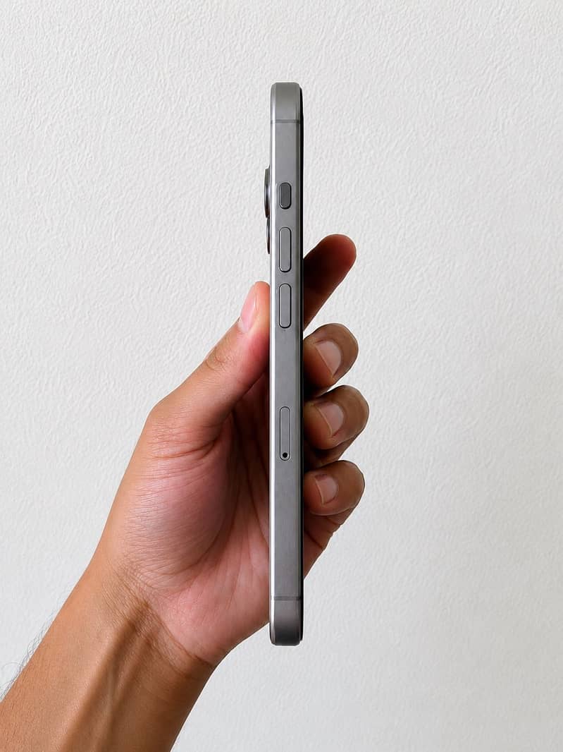 Apple iPhone 15 Pro Max 0