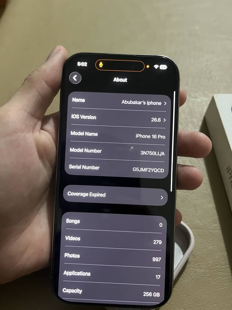 Apple iPhone 16 Pro 9