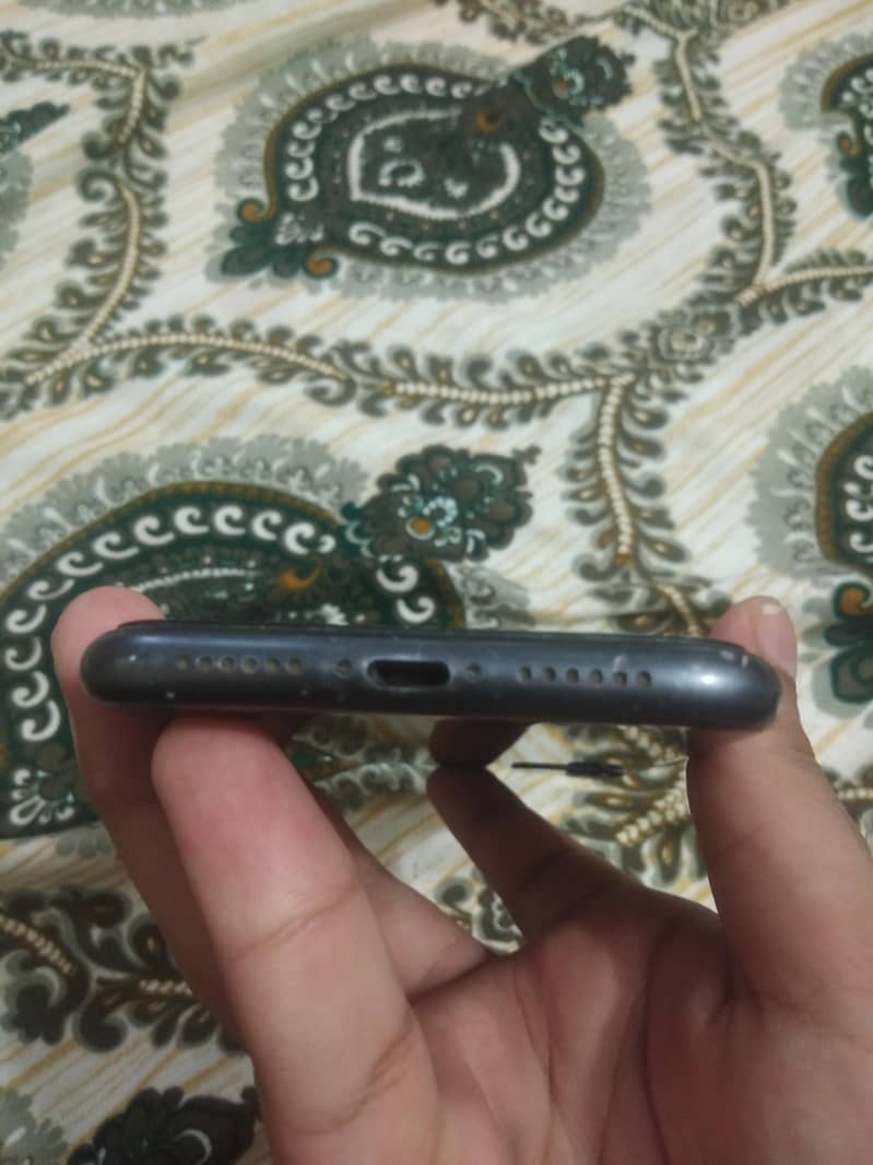 Apple iPhone 11 6