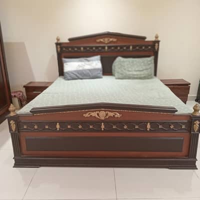 Complete King Size Solid Bed Room Set