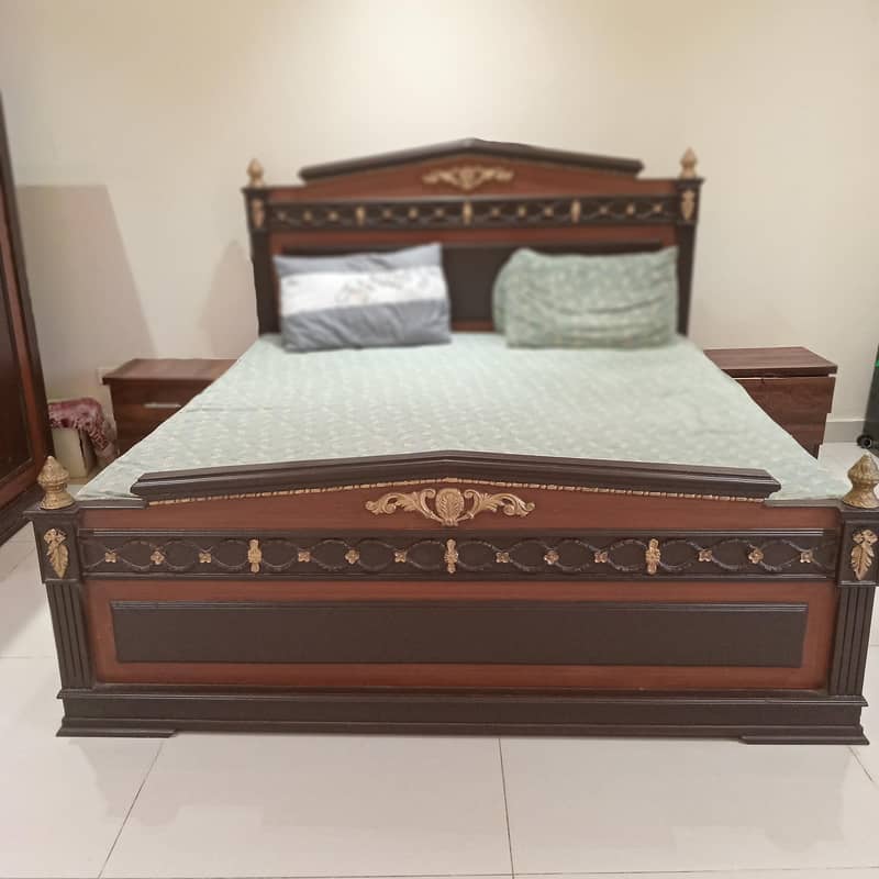 Complete King Size Solid Bed Room Set 0