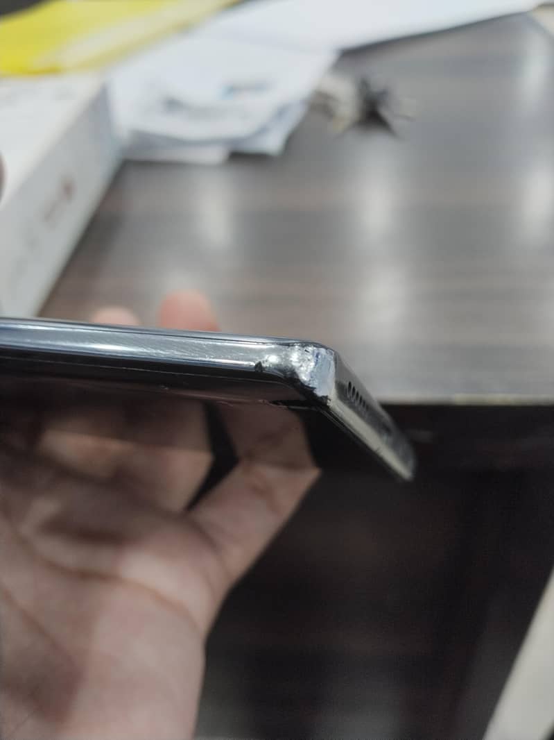 Tecno CAMON 40 Pro 4