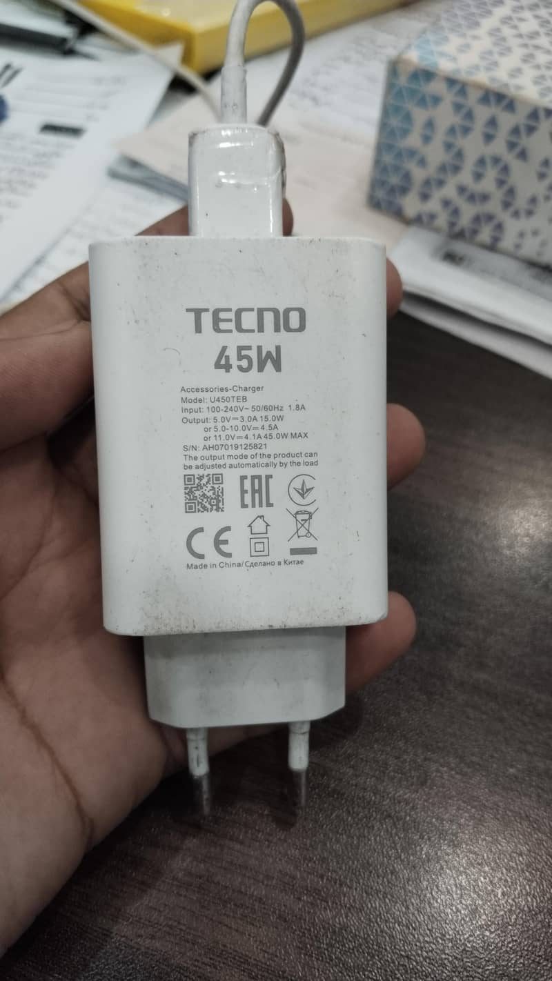 Tecno CAMON 40 Pro 11