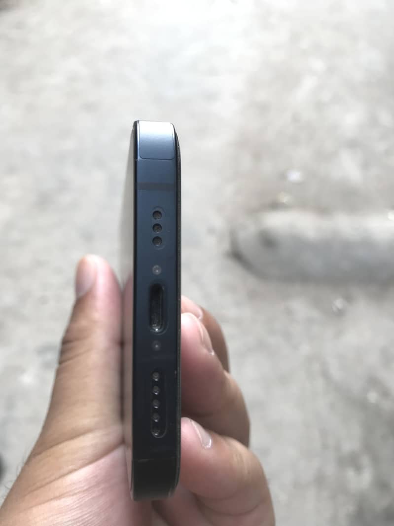 iPhone 13 JV 5