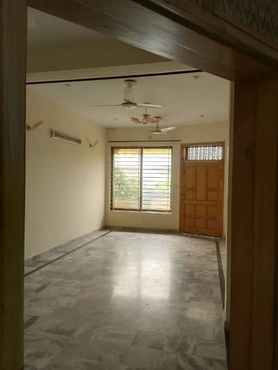Upper Portion for Rent in G-13 (14 Marla)