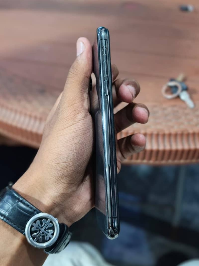 Apple iPhone X 2