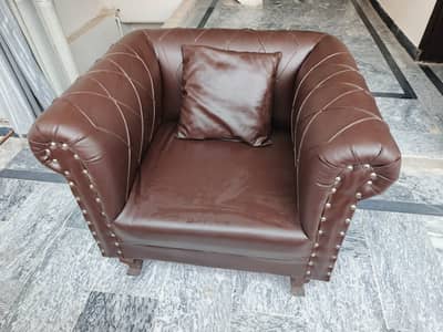 Executive single-seat sofa (2 pieces available)