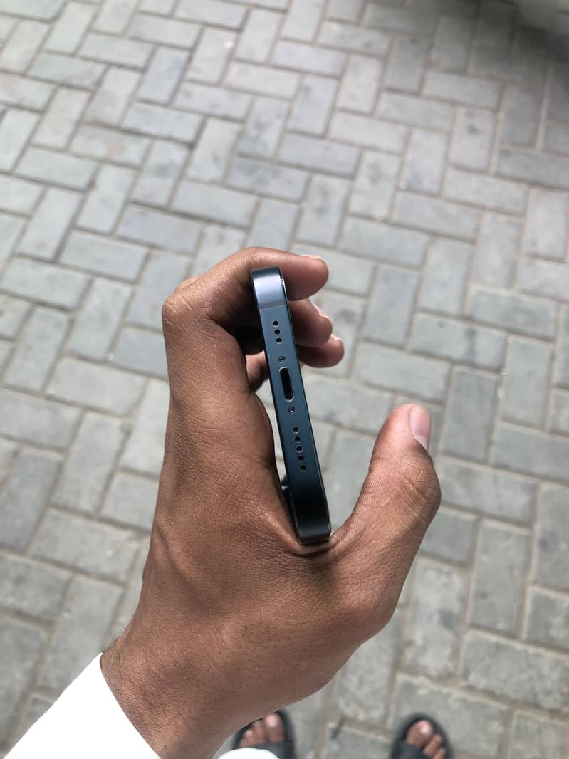 Apple iPhone 14 4