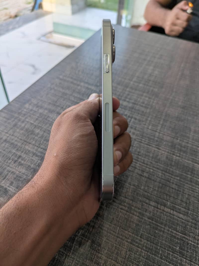Apple iPhone 14 Pro Max 2