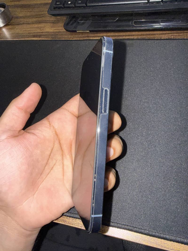 Apple iPhone 13 Pro 4