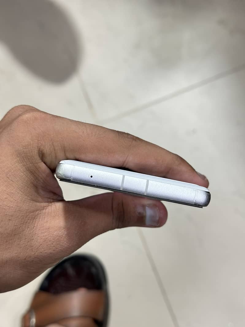 Google Pixel 7a 3