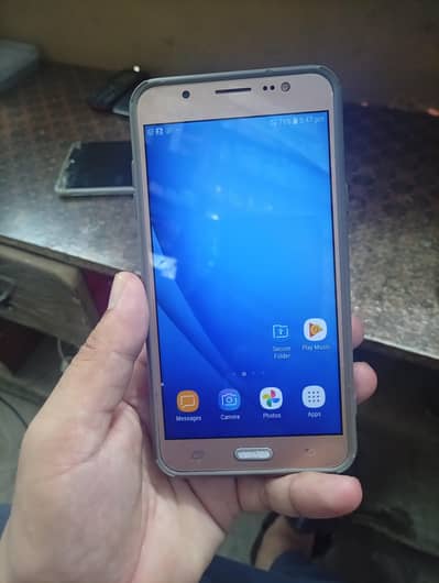 Samsung Mobile J7